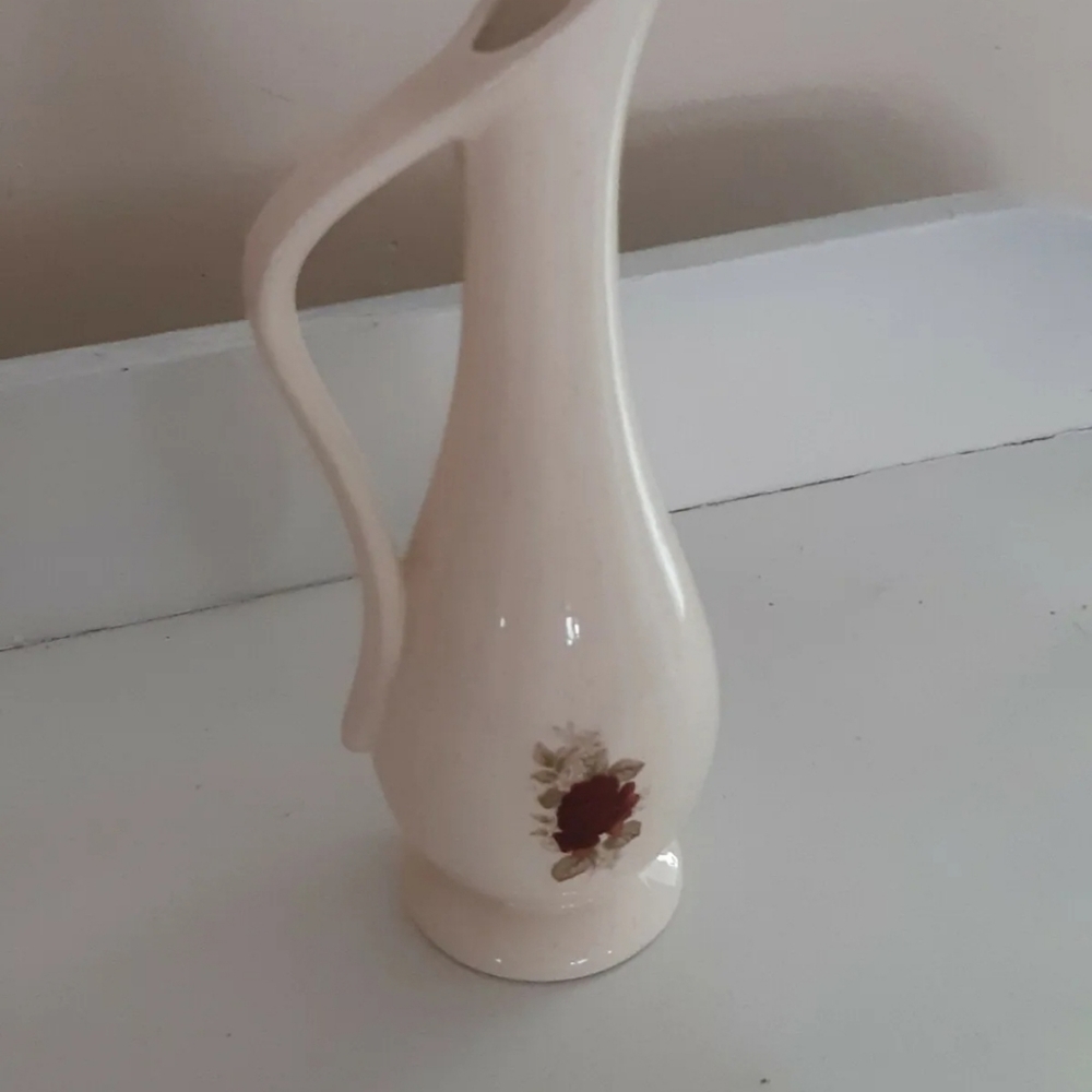 Vintage HL pitcher/Vase  25 inches tall  whit floral design look new